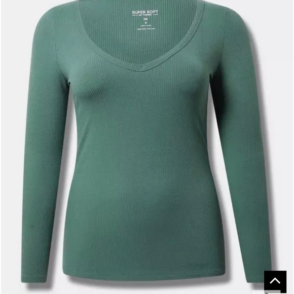Torrid Long Green Sleeve Tee NWT - Picture 7 of 7